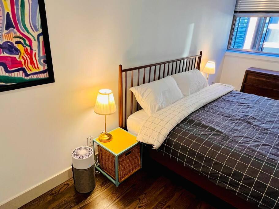 Sunny Penthouse On 17Th Ave, 1 Bedroom, 1 Loft Bed With Ladder, 1 Sofa Bed, Sleeps 6, Downtown YYC Exterior foto
